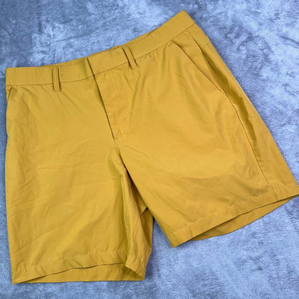 Fabletics The Only Short Mens L‎ Mustard Yellow Performance Zipper Pockets 7"